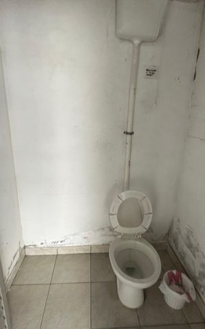 Casa para alugar com 350m², 3 quartos e 1 vaga Casa para alugar com 350m², 3 quartos e 1 vagaBanheiro 2