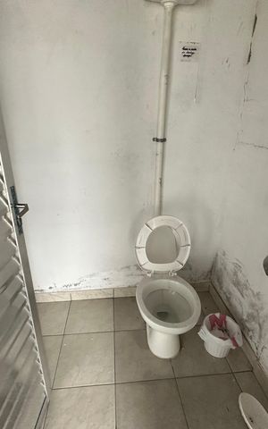 Casa para alugar com 350m², 3 quartos e 1 vaga Casa para alugar com 350m², 3 quartos e 1 vagaBanheiro 2