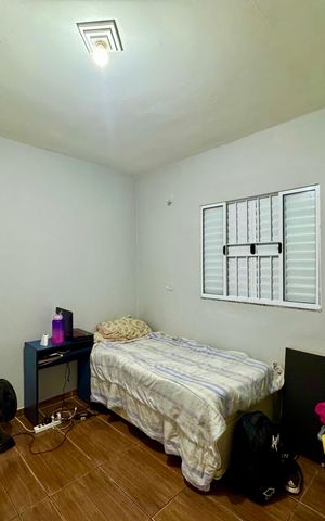 Casa à venda com 180m², 3 quartos e 3 vagas Casa à venda com 180m², 3 quartos e 3 vagasQuarto 1