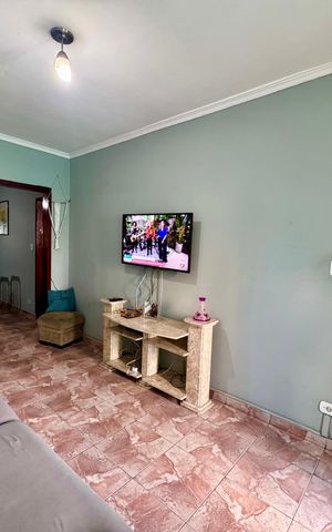 Casa à venda com 180m², 3 quartos e 3 vagas Casa à venda com 180m², 3 quartos e 3 vagasSala