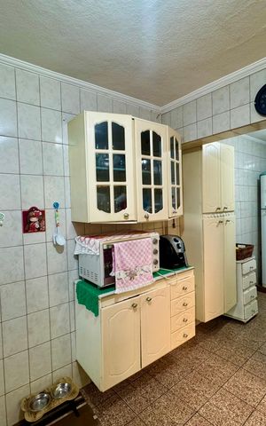 Casa à venda com 180m², 3 quartos e 3 vagas Casa à venda com 180m², 3 quartos e 3 vagasCozinha