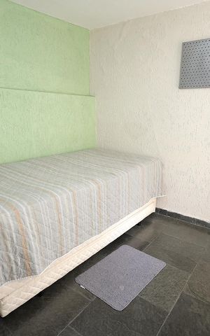 Casa à venda com 271m², 5 quartos e 3 vagas Casa à venda com 271m², 5 quartos e 3 vagasQuarto 4