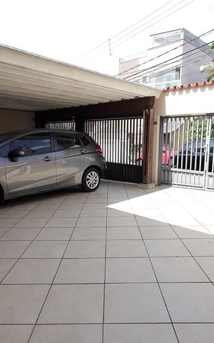 Casa à venda com 271m², 5 quartos e 3 vagas Casa à venda com 271m², 5 quartos e 3 vagasGaragem
