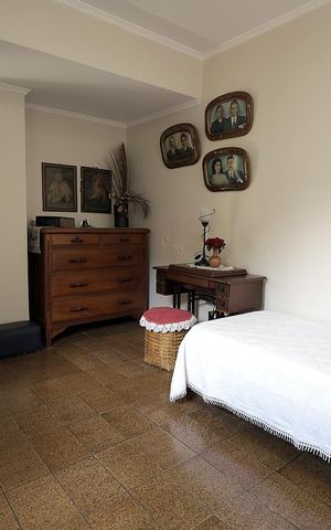 Casa à venda com 271m², 5 quartos e 3 vagas Casa à venda com 271m², 5 quartos e 3 vagasQuarto 3