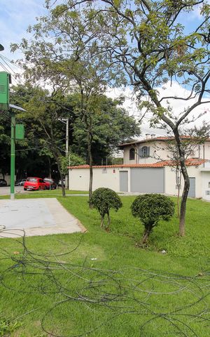 Casa para alugar com 205m², 3 quartos e 3 vagas Casa para alugar com 205m², 3 quartos e 3 vagasFachada