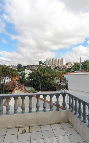 Casa para alugar com 205m², 3 quartos e 3 vagas Casa para alugar com 205m², 3 quartos e 3 vagasQuarto 1