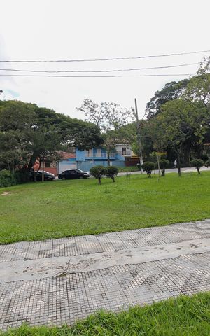 Casa para alugar com 205m², 3 quartos e 3 vagas Casa para alugar com 205m², 3 quartos e 3 vagasFachada