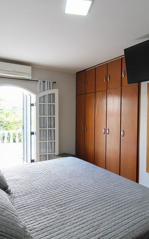 Casa para alugar com 205m², 3 quartos e 3 vagas Casa para alugar com 205m², 3 quartos e 3 vagasQuarto 1