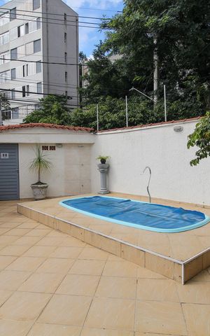Casa para alugar com 205m², 3 quartos e 3 vagas Casa para alugar com 205m², 3 quartos e 3 vagasPiscina