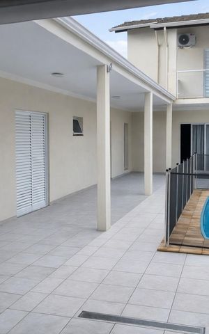 Casa à venda com 288m², 4 quartos e 4 vagas Casa à venda com 288m², 4 quartos e 4 vagasÁrea externa