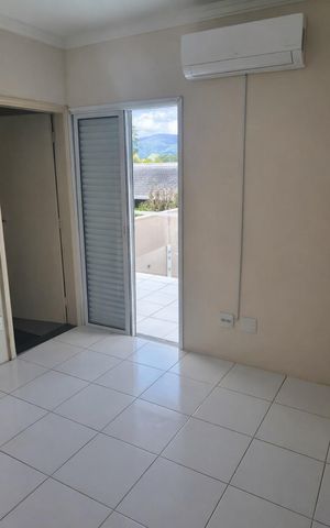 Casa à venda com 288m², 4 quartos e 4 vagas Casa à venda com 288m², 4 quartos e 4 vagasQuarto