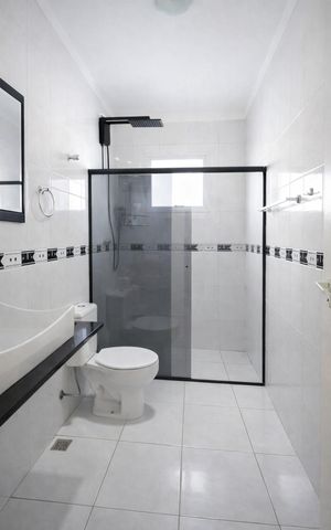 Casa à venda com 288m², 4 quartos e 4 vagas Casa à venda com 288m², 4 quartos e 4 vagasBanheiro