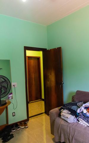 Casa à venda com 219m², 4 quartos e 4 vagas
