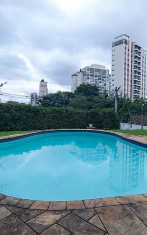 Casa à venda com 539m², 8 quartos e 4 vagas