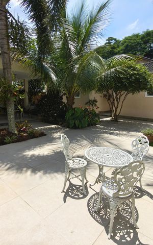 Casa de condomínio à venda com 253m², 4 quartos e 3 vagas