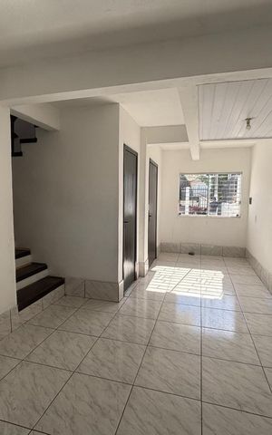 Casa à venda com 70m², 2 quartos e 1 vaga