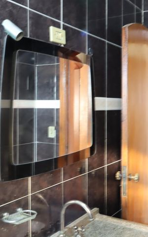 Casa para alugar com 215m², 3 quartos e 2 vagasBanheiro suite
