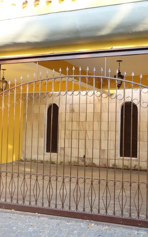 Casa para alugar com 215m², 3 quartos e 2 vagasFachada e portão