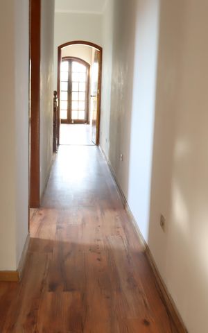 Casa para alugar com 215m², 3 quartos e 2 vagasCorredor