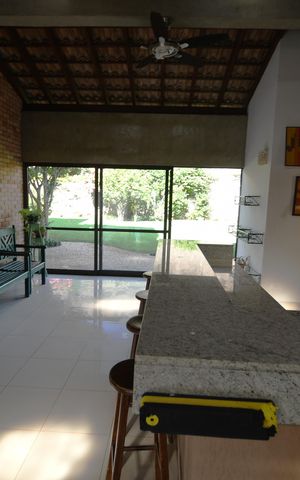 Casa à venda com 370m², 4 quartos e 4 vagasVaranda gourmet