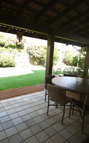 Casa à venda com 370m², 4 quartos e 4 vagasSala / Varanda