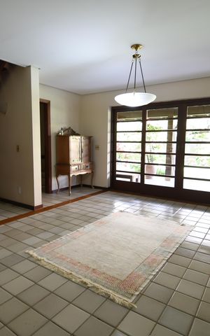 Casa à venda com 370m², 4 quartos e 4 vagasSala