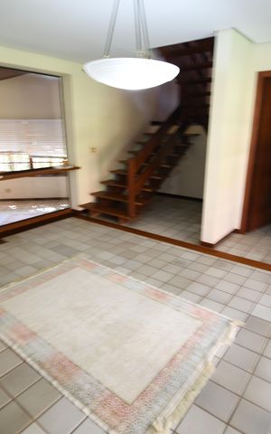 Casa à venda com 370m², 4 quartos e 4 vagasSala