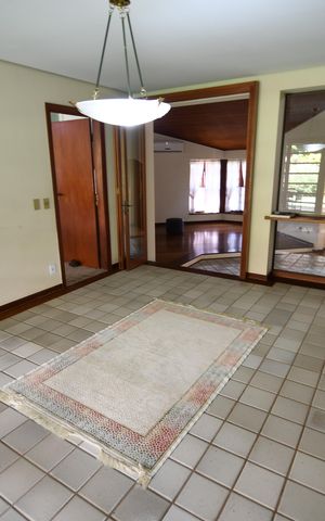 Casa à venda com 370m², 4 quartos e 4 vagasSala