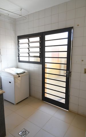 Casa à venda com 370m², 4 quartos e 4 vagasÁrea de Serviço