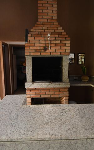 Casa à venda com 370m², 4 quartos e 4 vagasVaranda gourmet