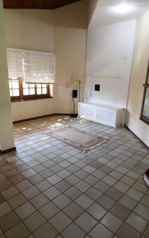 Casa à venda com 370m², 4 quartos e 4 vagasSala