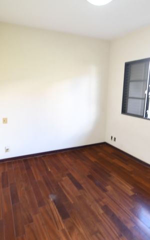 Casa à venda com 370m², 4 quartos e 4 vagasQuarto 3 - Suíte