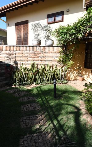 Casa à venda com 370m², 4 quartos e 4 vagasJardim