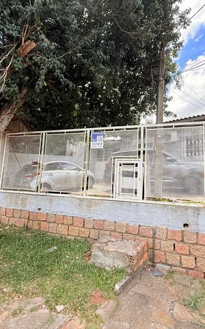 Casa à venda com 170m², 4 quartos e 2 vagasPlaquinha Instalada com código YUPO-18 no dia 28.02.26