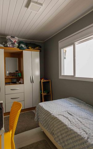 Casa à venda com 170m², 4 quartos e 2 vagasSuíte 2 
