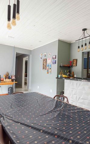 Casa à venda com 170m², 4 quartos e 2 vagasSala