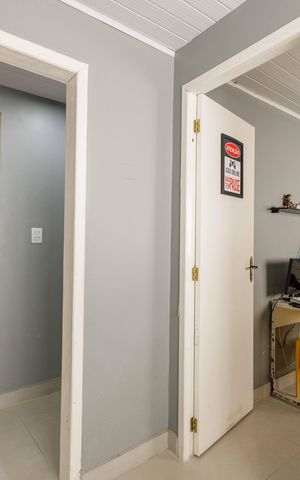 Casa à venda com 170m², 4 quartos e 2 vagasSuíte 2 