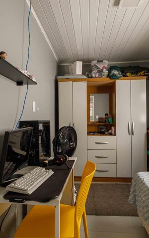 Casa à venda com 170m², 4 quartos e 2 vagasSuíte 2 