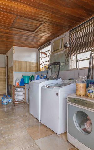 Casa à venda com 170m², 4 quartos e 2 vagasÁrea de Serviço