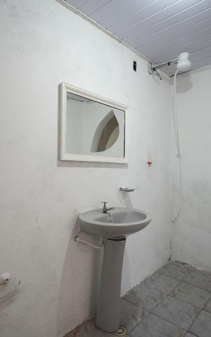 Casa à venda com 70m², 2 quartos e sem vagaBanheiro