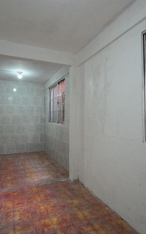 Casa à venda com 70m², 2 quartos e sem vagaSala