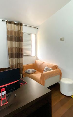 Casa à venda com 420m², 5 quartos e 4 vagas Casa à venda com 420m², 5 quartos e 4 vagasQuarto 4