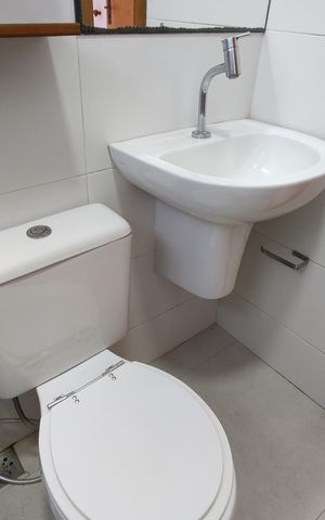 Casa de condomínio à venda com 143m², 2 quartos e 2 vagas Casa de condomínio à venda com 143m², 2 quartos e 2 vagasBanheiro Social