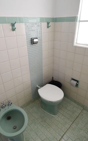 Casa para alugar com 165m², 3 quartos e 2 vagasBanheiro