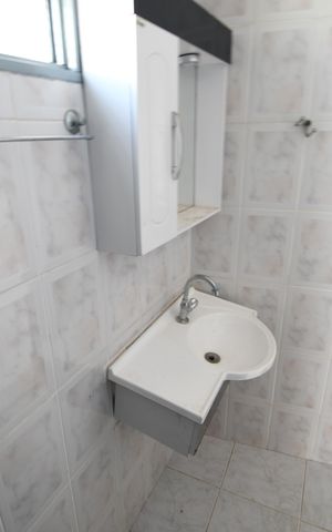 Casa para alugar com 165m², 3 quartos e 2 vagasBanheiro - Edícula