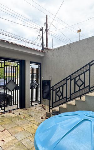 Casa à venda com 180m², 4 quartos e 1 vaga Casa à venda com 180m², 4 quartos e 1 vagaGaragem
