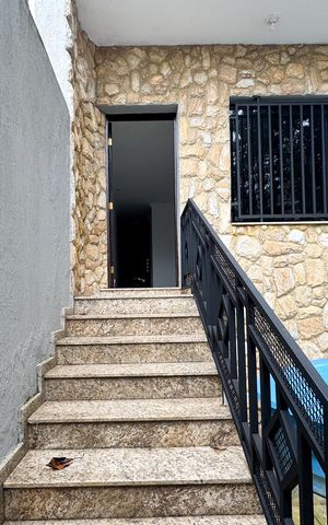 Casa à venda com 180m², 4 quartos e 1 vaga Casa à venda com 180m², 4 quartos e 1 vagaEntrada