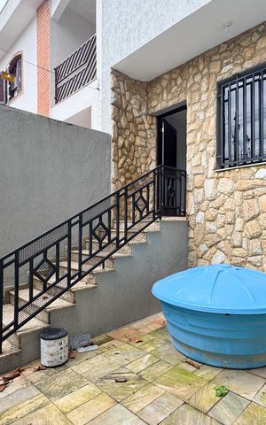 Casa à venda com 180m², 4 quartos e 1 vaga Casa à venda com 180m², 4 quartos e 1 vagaGaragem
