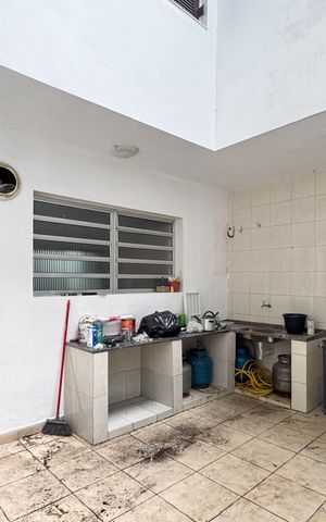 Casa à venda com 180m², 4 quartos e 1 vaga Casa à venda com 180m², 4 quartos e 1 vagaÁrea de Serviço