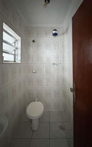 Casa à venda com 180m², 4 quartos e 1 vaga Casa à venda com 180m², 4 quartos e 1 vagaBanheiro da Suíte - Edícula
